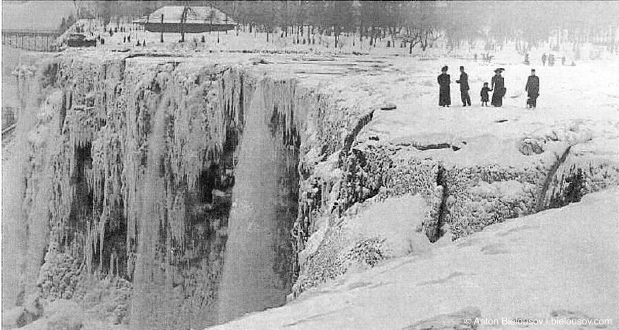 Frozen Niagara Falls in 1911