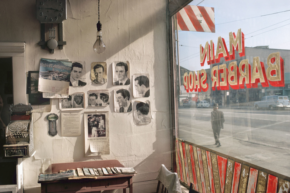 Парикмахерская на улице Фут оф Мейн, 1968 год. (© Fred Herzog—Courtesy of Equinox Gallery, Vancouver) Парикмахерская на улице Фут оф Мейн, 1968 год. (© Fred Herzog—Courtesy of Equinox Gallery, Vancouver)