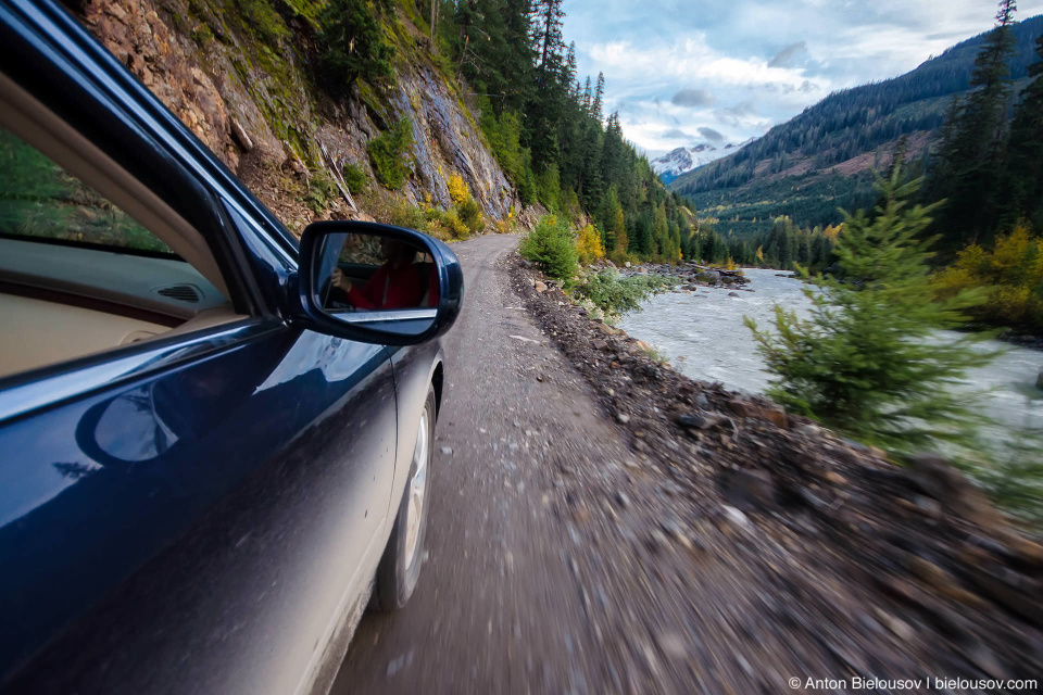 Дорогу Lillooet Forestry Service Road сейчас, осенью, ее не узнать: с весны она значительно выкаталась, пропали валуны и ветки, теперь здесь можно втопить, а за машиной больше не стоит туча пыли.