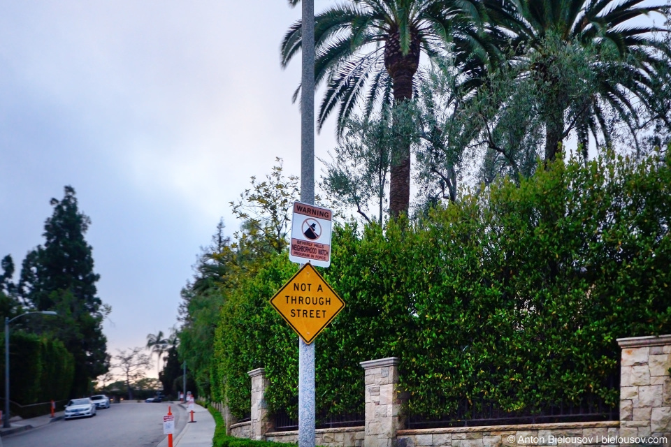 Neighbourhood watch sign Beverly Hills, CA