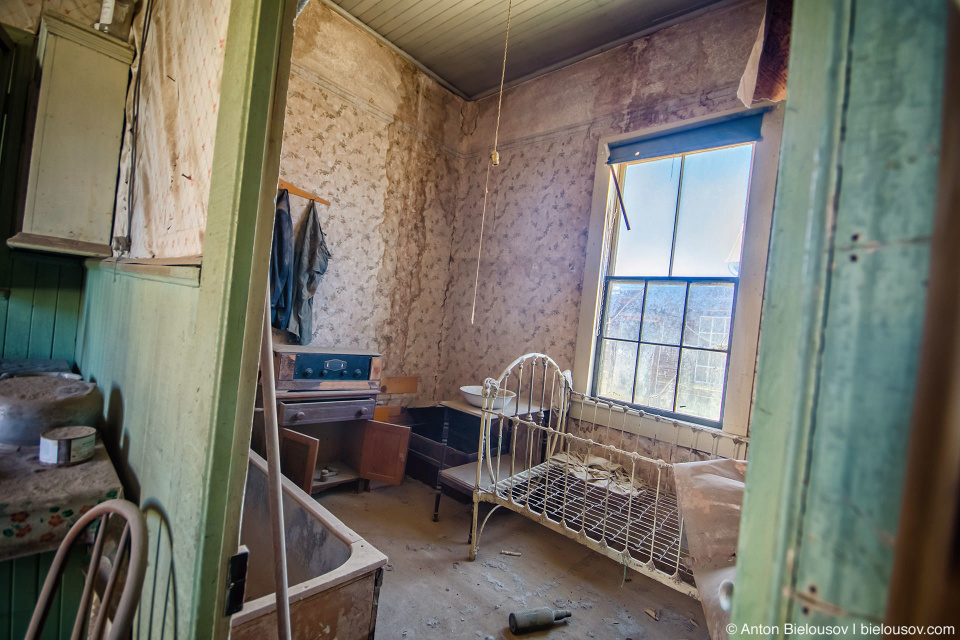 Abandone house room Bodie, CA