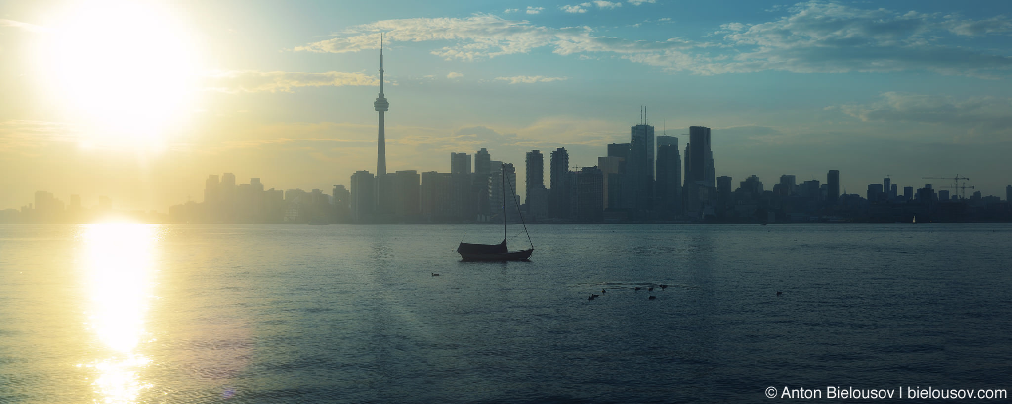 Скачать панораму Торонто перед закатом в большом размере (40MP). Download Free Toronto Skyline Panorama Sunset 40MP (Creative Commons)