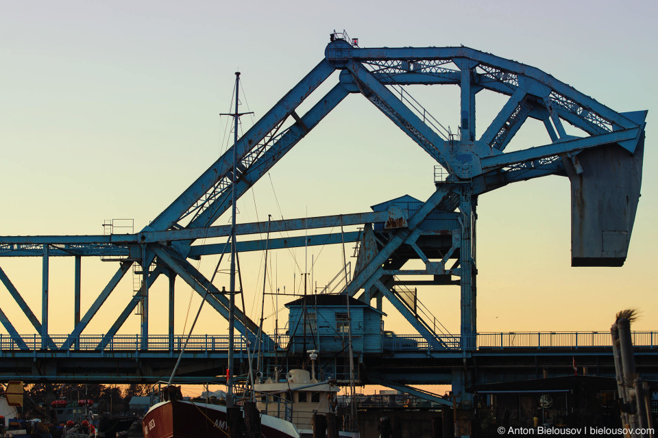 Троянсий мост (Johnson Street Bridge) Троянсий мост (Johnson Street Bridge, Victoria BC)