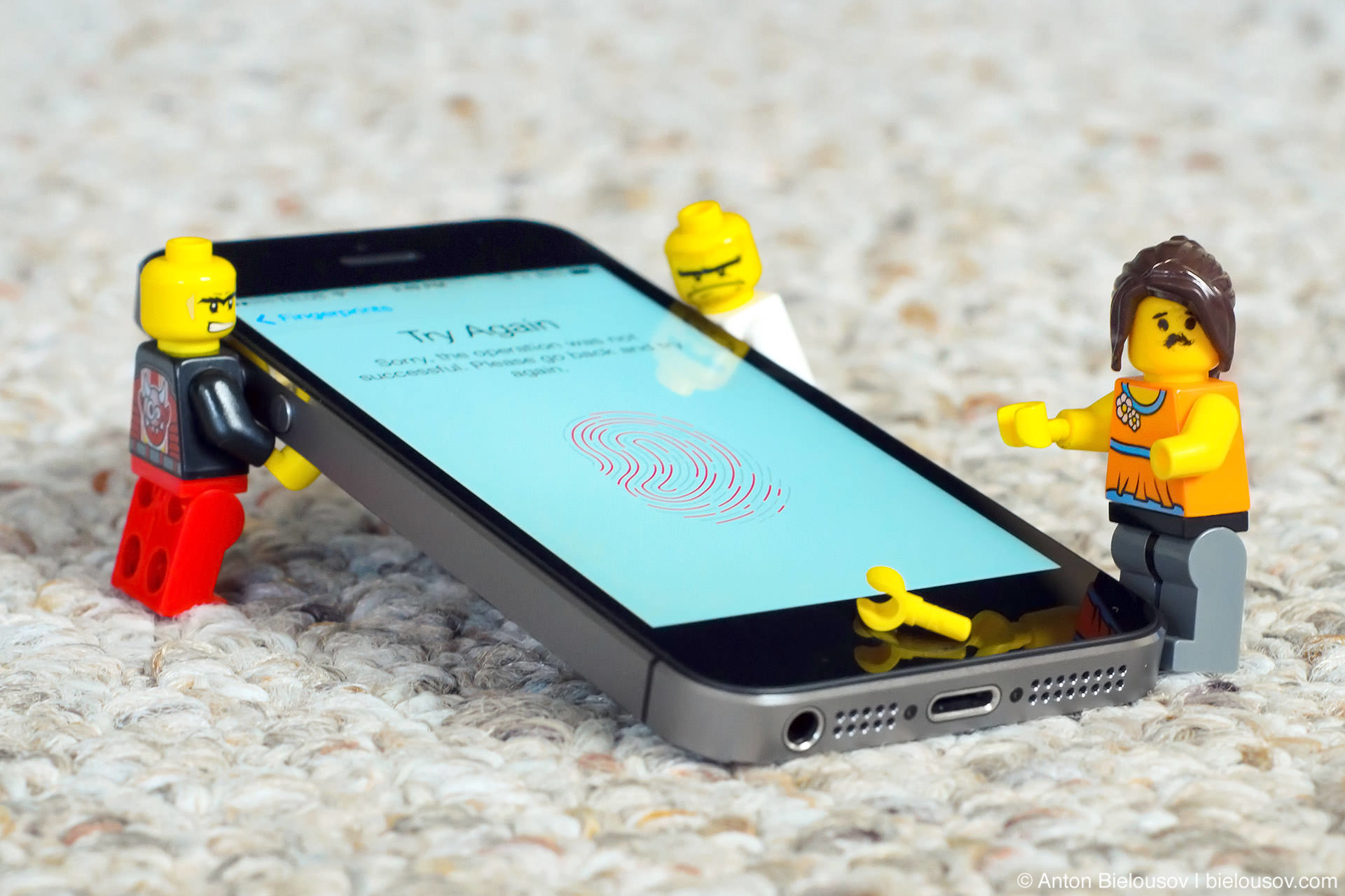 Lego Proof: iPhone 5's fingerprint reader won't work with a severed finger