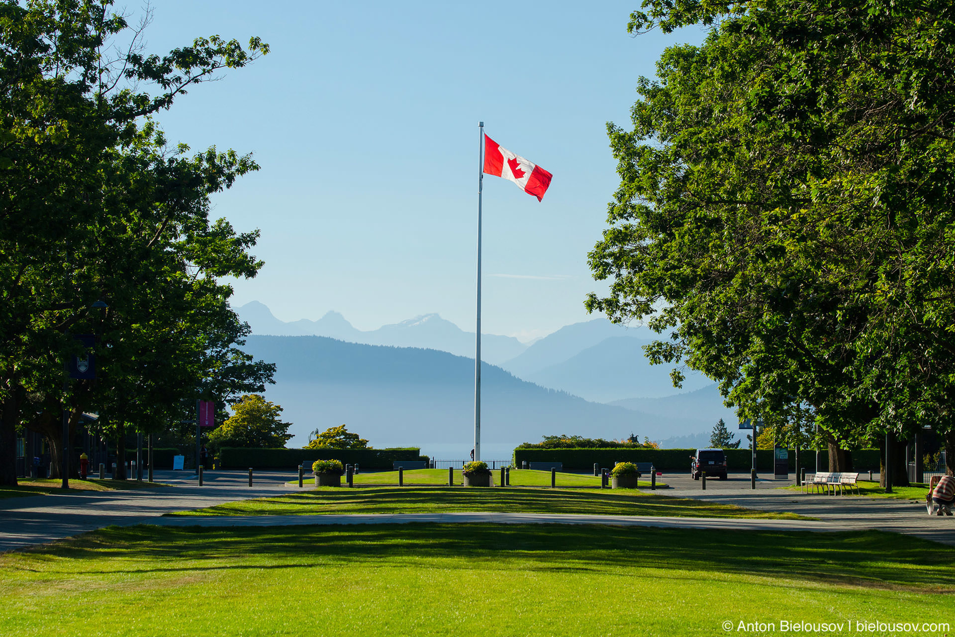 Флаг Канады в UBC (Ванкувер)